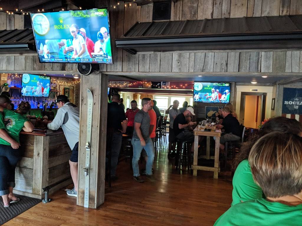 The Social Tap | restaurant | 2036 Anmoore Rd, Bridgeport, WV 26330, USA | 3048489218 OR +1 304-848-9218