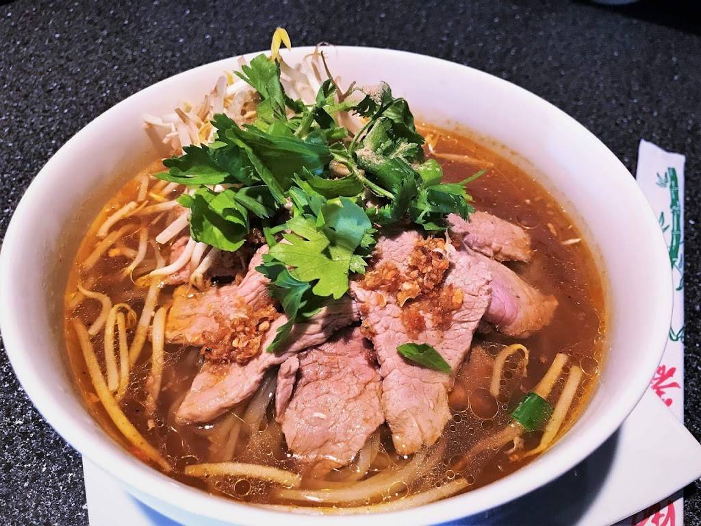 Thai Bistro & Sushi Bar | restaurant | 7 S Delaware Ave, Mason City, IA 50401, USA | 6412018216 OR +1 641-201-8216