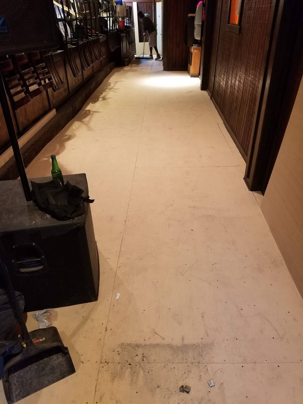 Moniques Lounge | restaurant | 2236 W Indiana Ave, Philadelphia, PA 19132, USA | 2152274207 OR +1 215-227-4207