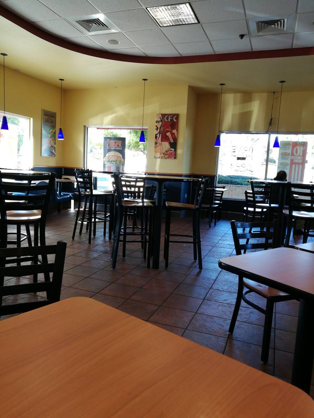 KFC | restaurant | Harman-Douglas #147, 12319 San Pablo Ave, Richmond, CA 94805, USA | 5102321527 OR +1 510-232-1527