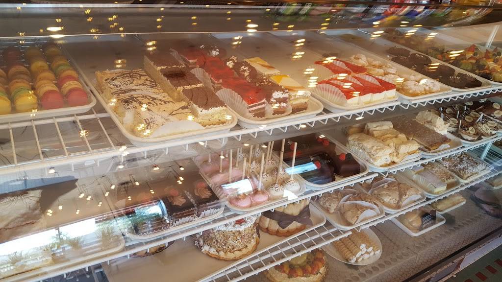 Hannas Bistro & Cafe | restaurant | 11 Monaco Dr, Roselle, IL 60172, USA | 6302374450 OR +1 630-237-4450