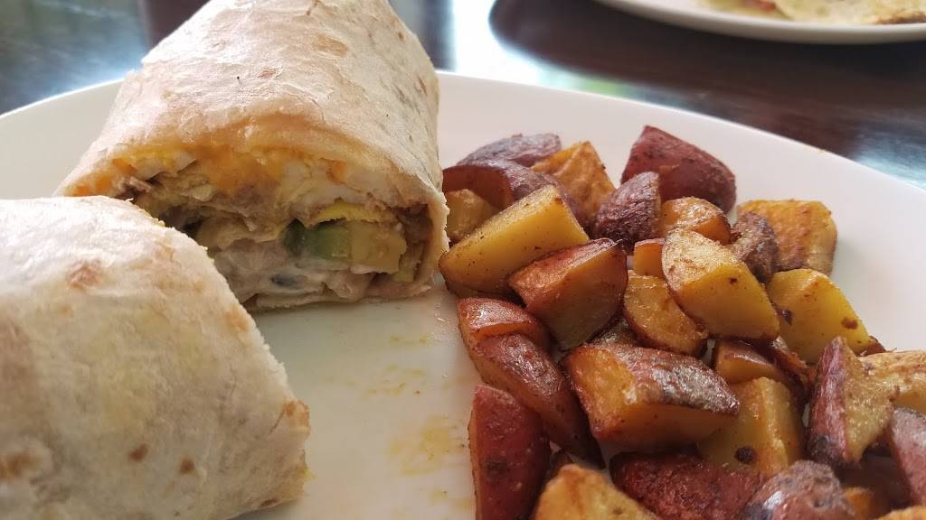 Tropical Diner | restaurant | 628 Trapelo Rd, Belmont, MA 02478, USA | 6174159182 OR +1 617-415-9182