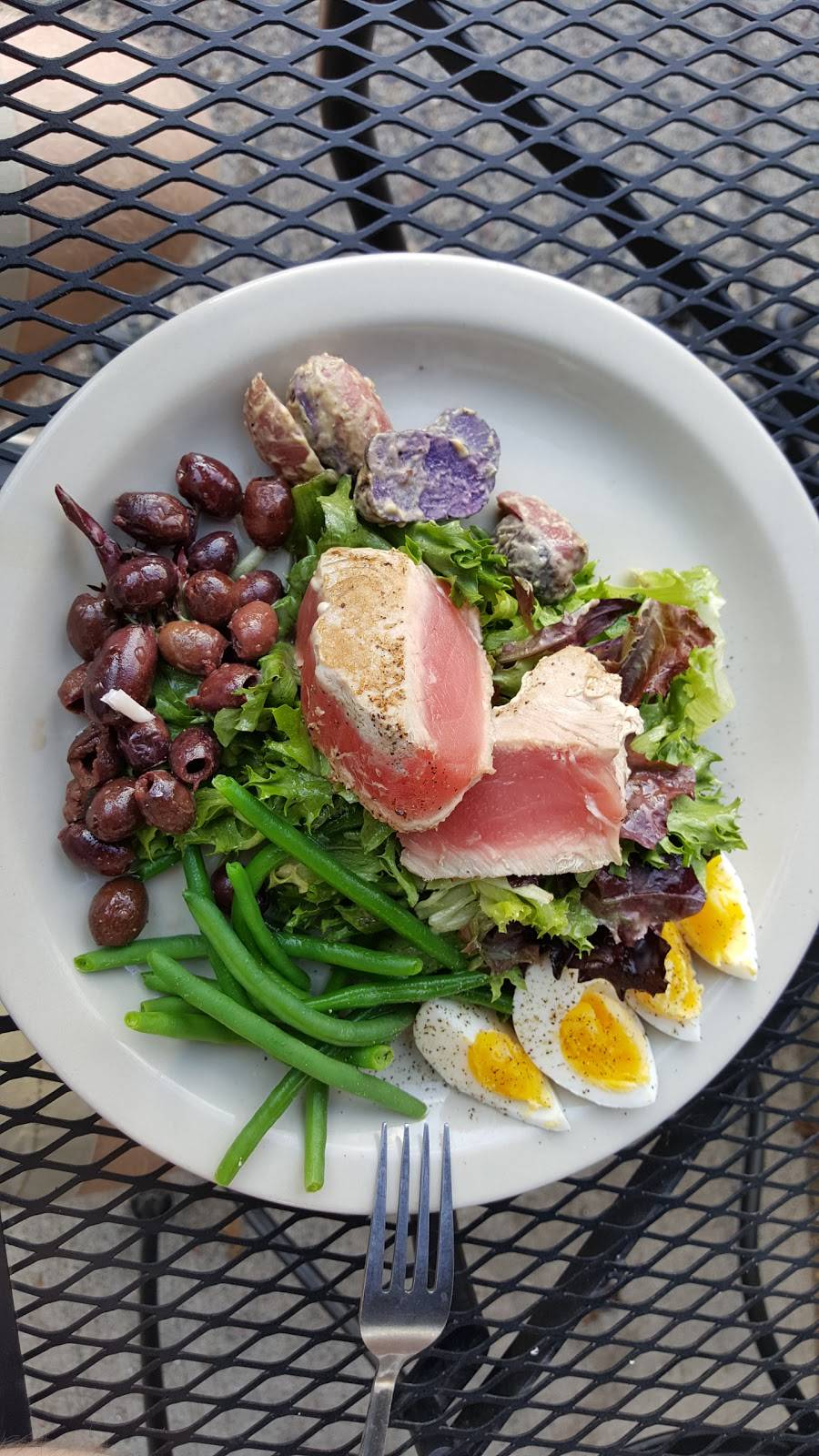 Hazels Northeast | restaurant | 2859 Johnson St NE, Minneapolis, MN 55418, USA | 6127884778 OR +1 612-788-4778