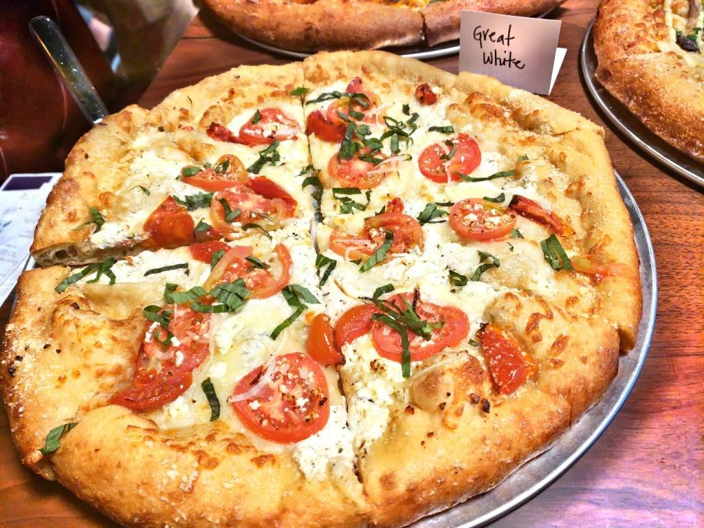 Mellow Mushroom | meal takeaway | 6911 Daniels Pkwy, Fort Myers, FL 33912, USA | 2392150500 OR +1 239-215-0500