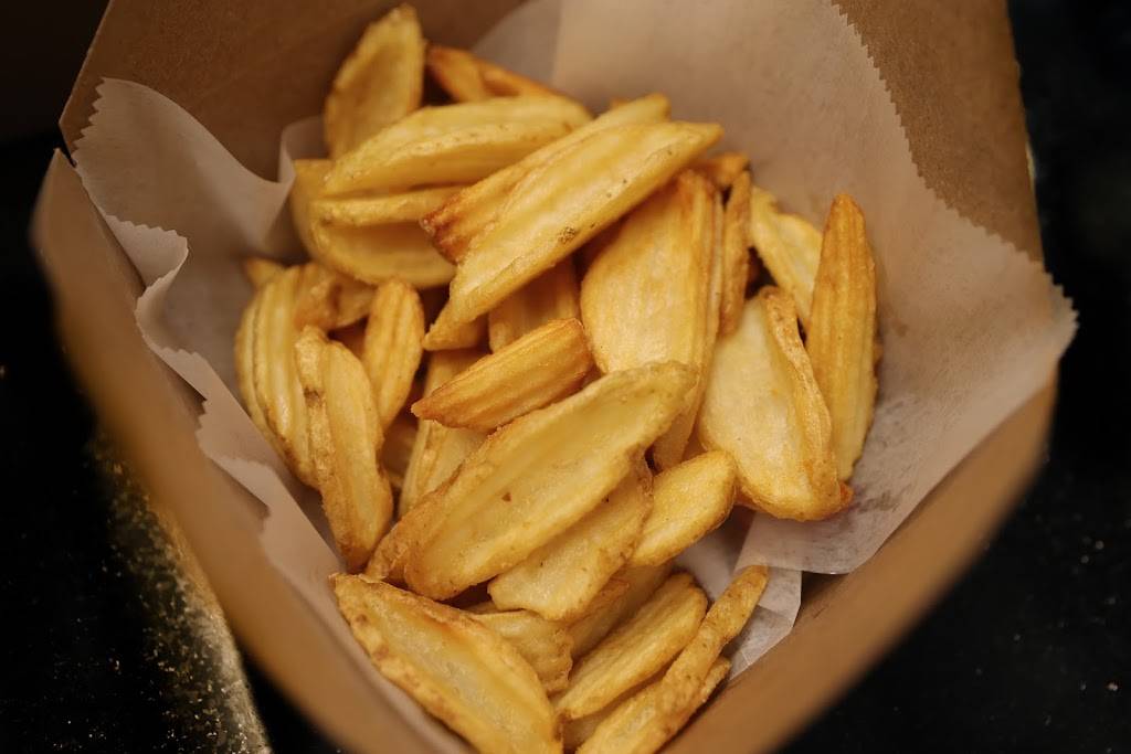 Claudios Take-Out | meal takeaway | 14 E Gerrard St, Winchester, VA 22601, USA | 5406867880 OR +1 540-686-7880