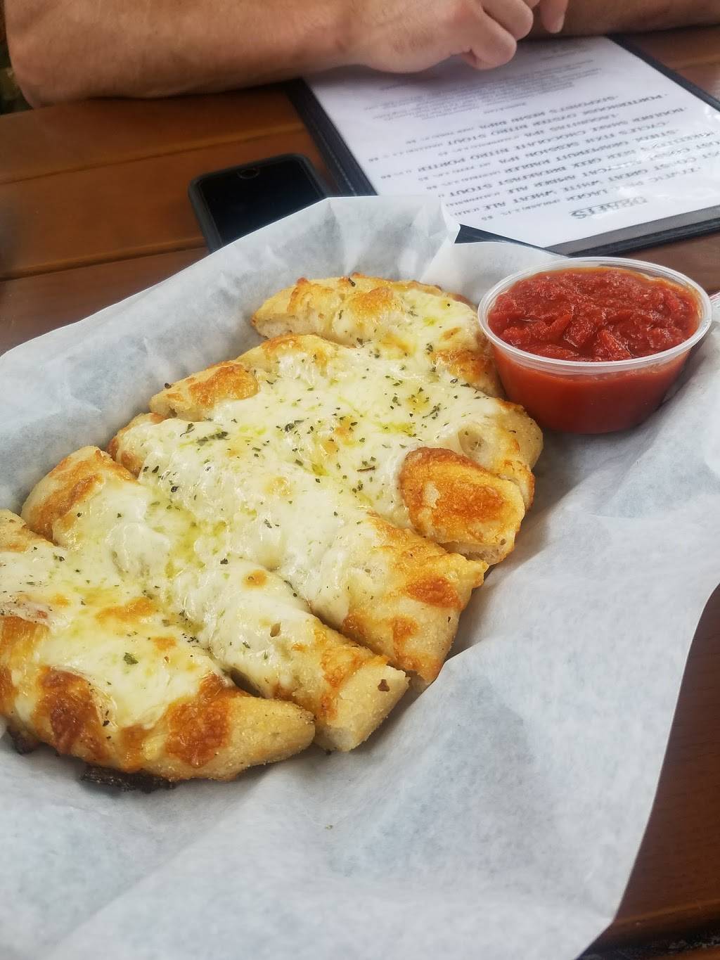 Hampton Station Beer, Pizza & Records | restaurant | 5921 N Nebraska Ave, Tampa, FL 33604, USA | 8132381114 OR +1 813-238-1114