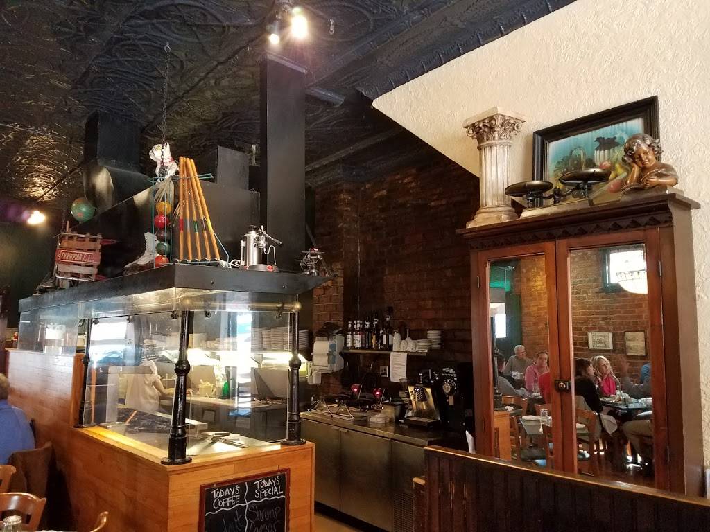 Landmark Café & Crêperie | restaurant | 62 S Seminary St, Galesburg, IL 61401, USA | 3093435376 OR +1 309-343-5376