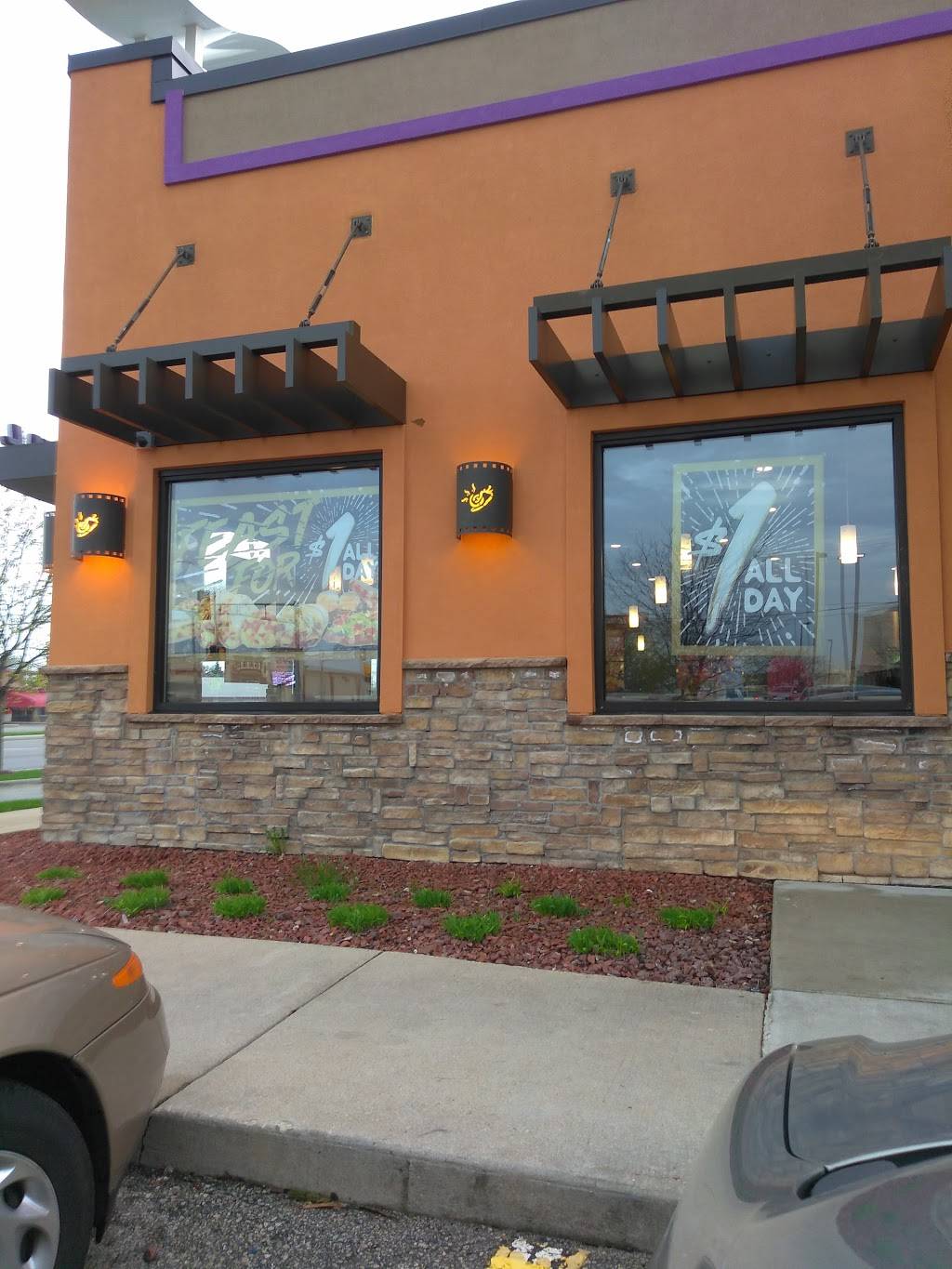 Taco Bell | meal takeaway | 1619 Milton Ave, Janesville, WI 53545, USA | 6087540623 OR +1 608-754-0623