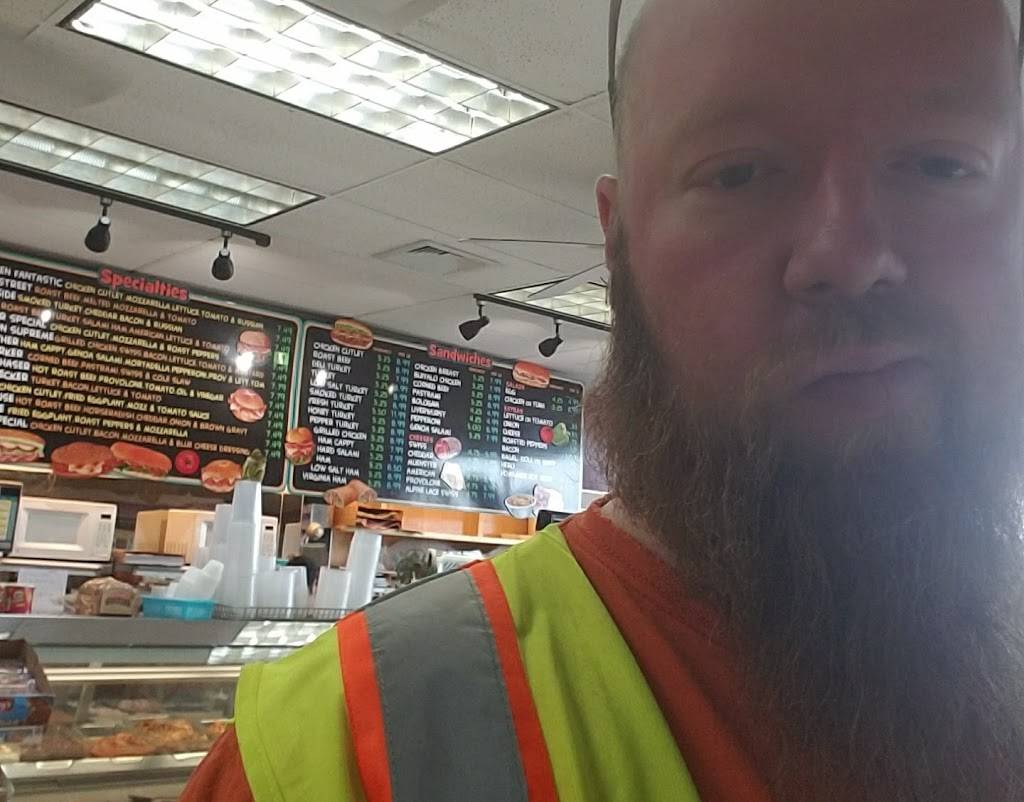 Wardons Deli | restaurant | 3 Main St, East Rockaway, NY 11518, USA | 5165939810 OR +1 516-593-9810