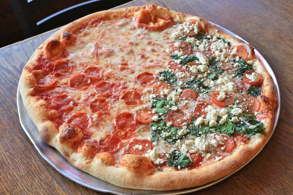 Dimos Pizza Wrigley | meal delivery | 3463 N Clark St, Chicago, IL 60657, USA | 7735254580 OR +1 773-525-4580