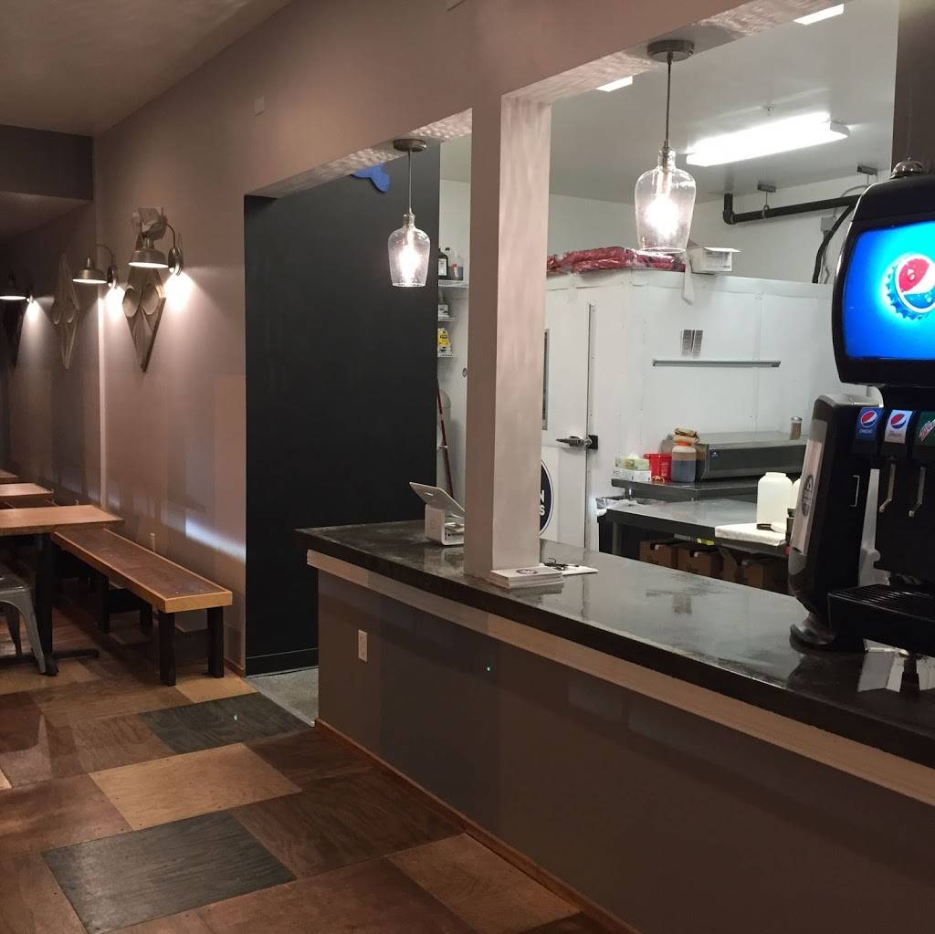 Queen of Harts Pizza | restaurant | 10 Lafayette Street, Queensbury, NY 12804, USA | 5187984278 OR +1 518-798-4278