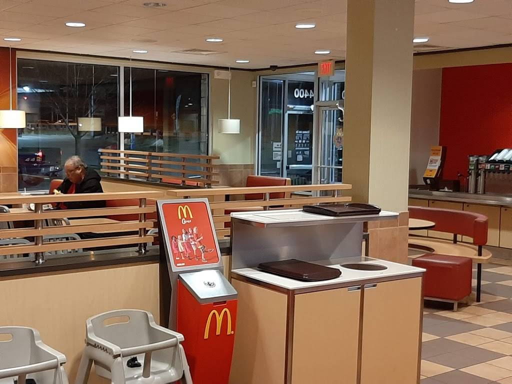 McDonalds | cafe | 4400 NE Chouteau Trafficway, Kansas City, MO 64117, USA | 8164534583 OR +1 816-453-4583