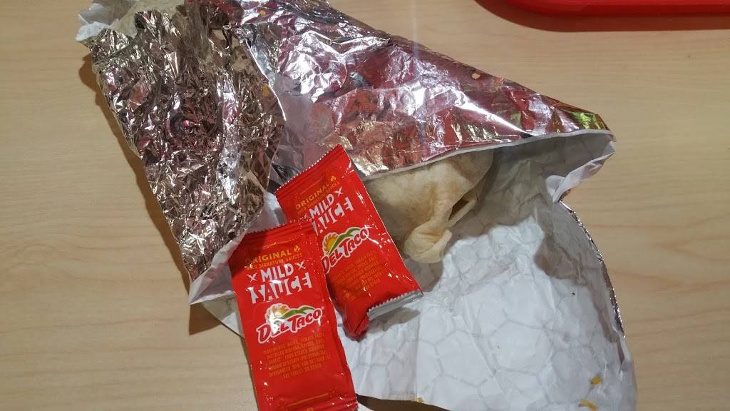 Del Taco | meal takeaway | 2990 Cochran St, Simi Valley, CA 93065, USA | 8055833717 OR +1 805-583-3717