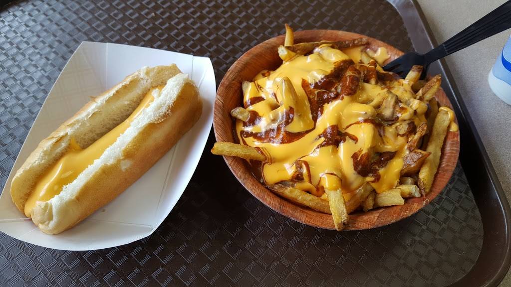 Hot Dog Shoppe | restaurant | 320 Market St, East Liverpool, OH 43920, USA | 3303866688 OR +1 330-386-6688