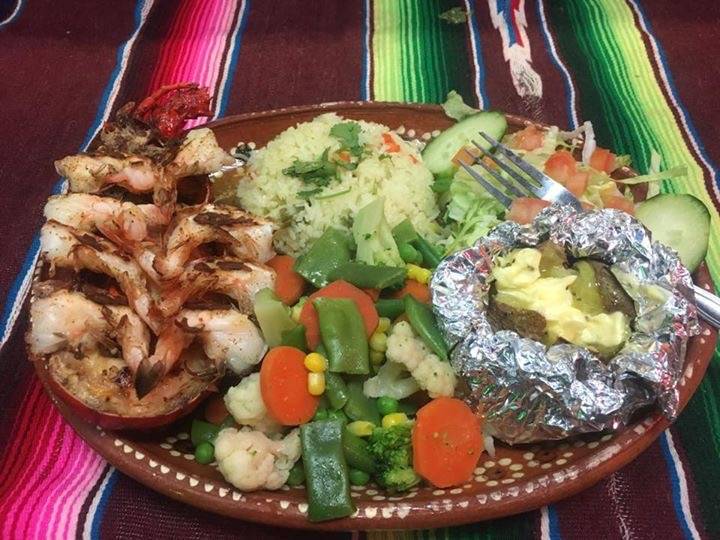 La Tradicion Mariscos & Mexican Restaurant | night club | 4371 Stewart Ave #114, Las Vegas, NV 89110, USA | 7024594252 OR +1 702-459-4252