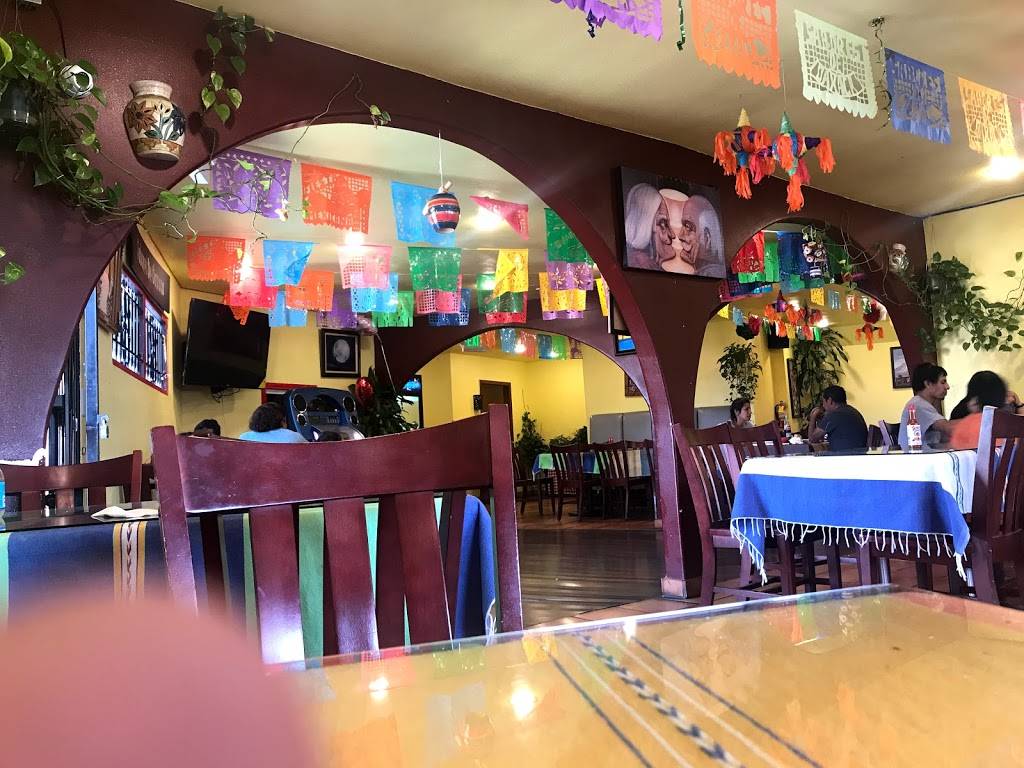 Sabores De Oaxaca | restaurant | 6136 Venice Blvd, Los Angeles, CA 90034, USA | 3105597003 OR +1 310-559-7003