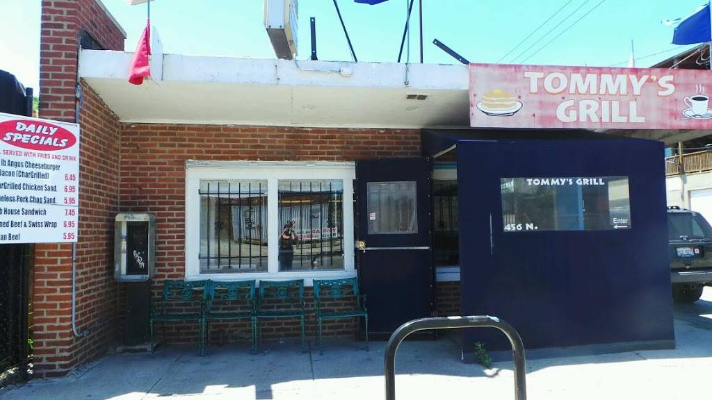 Tommys Grill | restaurant | 456 N Damen Ave, Chicago, IL 60622, USA | 3124213915 OR +1 312-421-3915