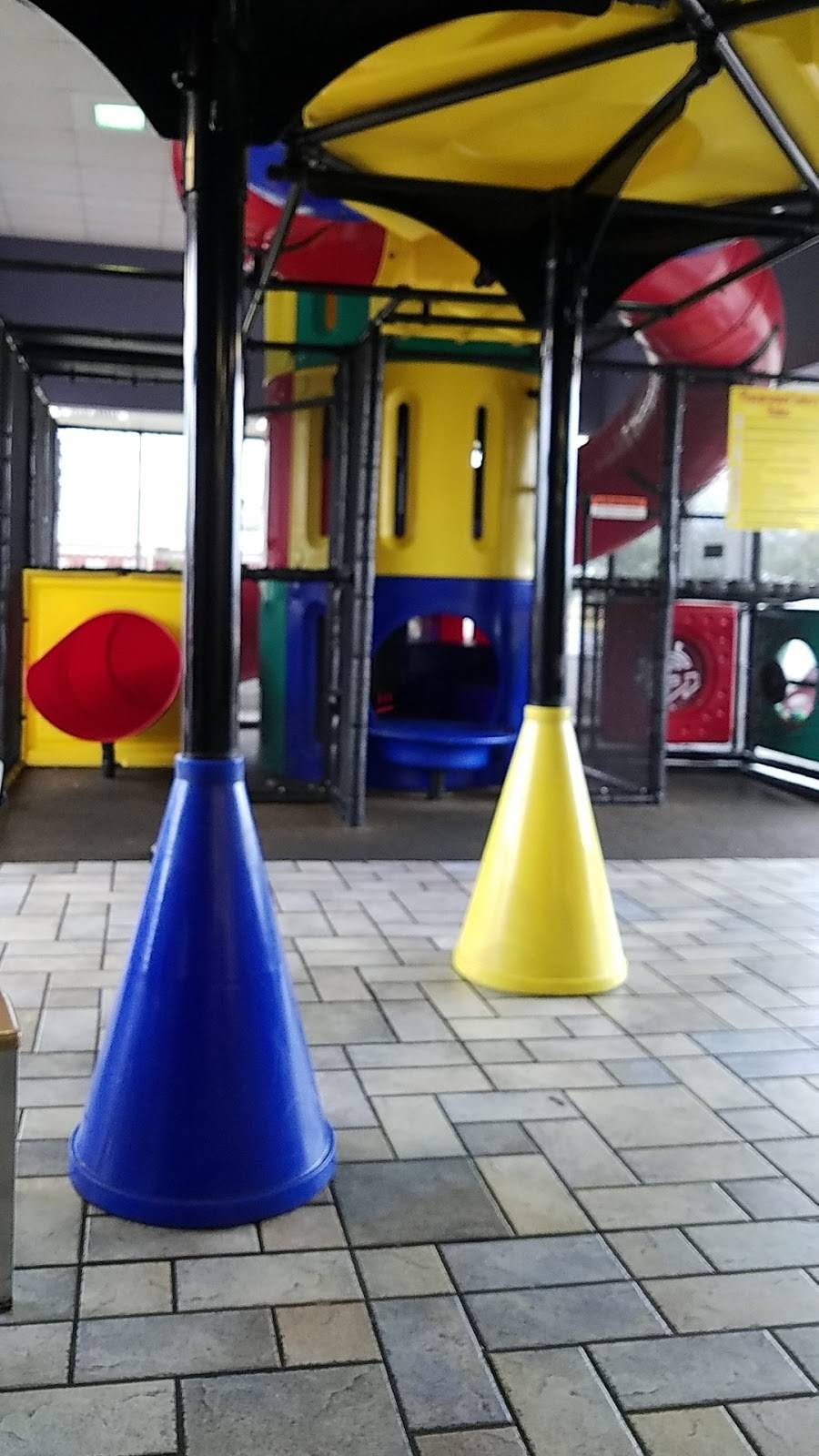 McDonalds | cafe | 3183 Cloverdale Rd, Florence, AL 35630, USA | 2567406797 OR +1 256-740-6797