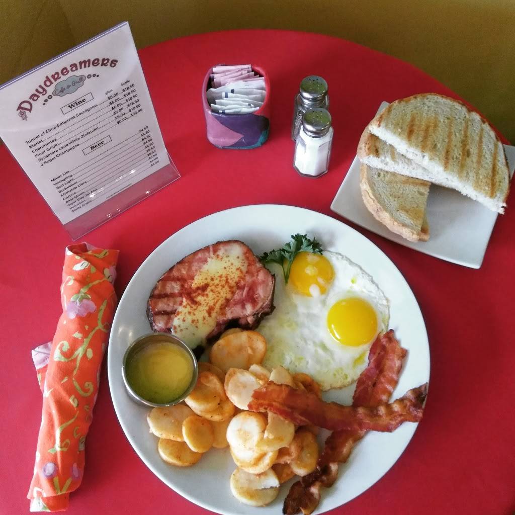 Daydreamers Cafe and Grill | restaurant | 143 7th Ave N, Safety Harbor, FL 34695, USA | 7277230909 OR +1 727-723-0909