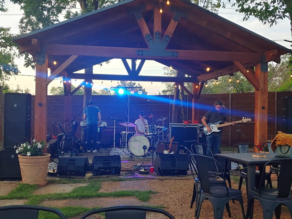 The Flower Shop Winery | restaurant | 629 W Main St, Yukon, OK 73099, USA | 4053245333 OR +1 405-324-5333