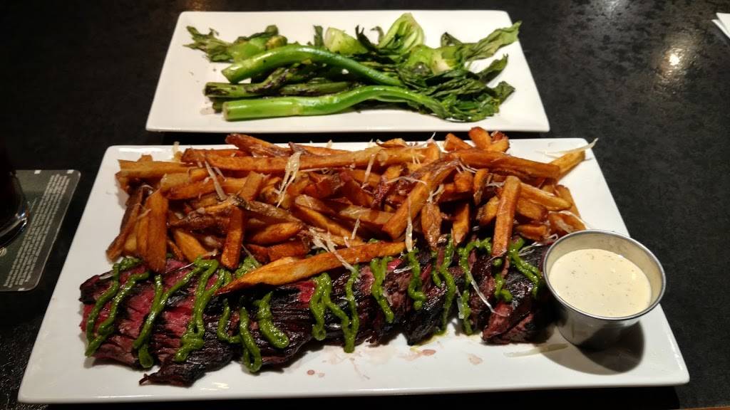 Underground Public House | restaurant | 717 S University Ave, Carbondale, IL 62901, USA | 6184901586 OR +1 618-490-1586