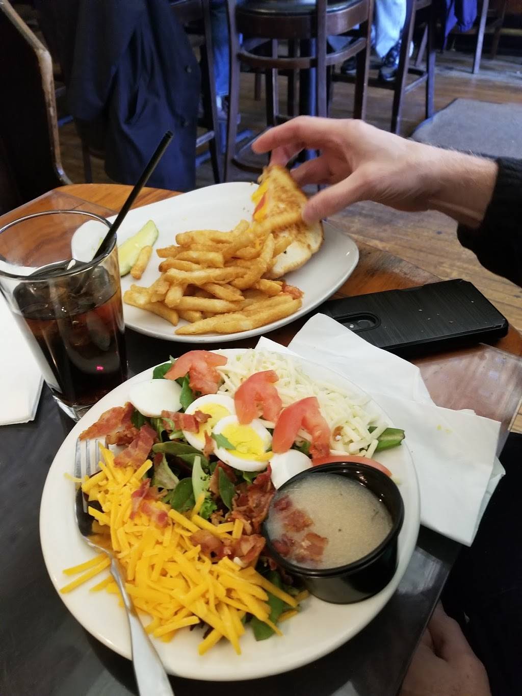 West End Tavern | restaurant | 18514 Detroit Ave, Lakewood, OH 44107, USA | 2165217684 OR +1 216-521-7684