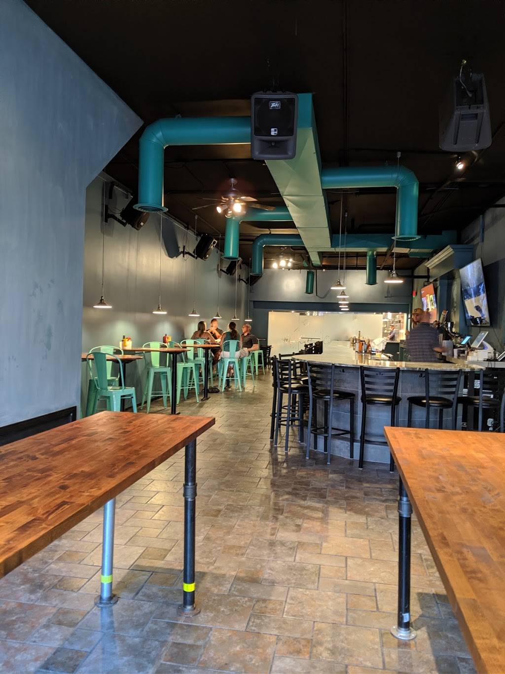 Skaliwags Burger Company | restaurant | 121 N Adams St, Green Bay, WI 54301, USA | 9204550075 OR +1 920-455-0075