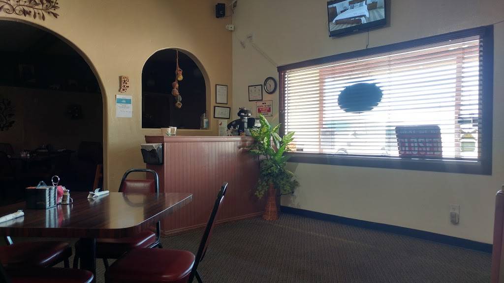 Lindas Hoosier Cafe II | restaurant | 1535 E Old West Hwy, Apache Junction, AZ 85119, USA | 4809821231 OR +1 480-982-1231