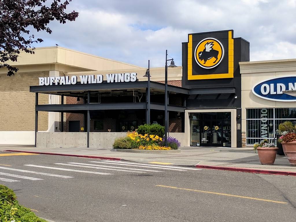 Buffalo Wild Wings | meal takeaway | 1402 SE Everett Mall Way, Everett, WA 98208, USA | 4252650668 OR +1 425-265-0668