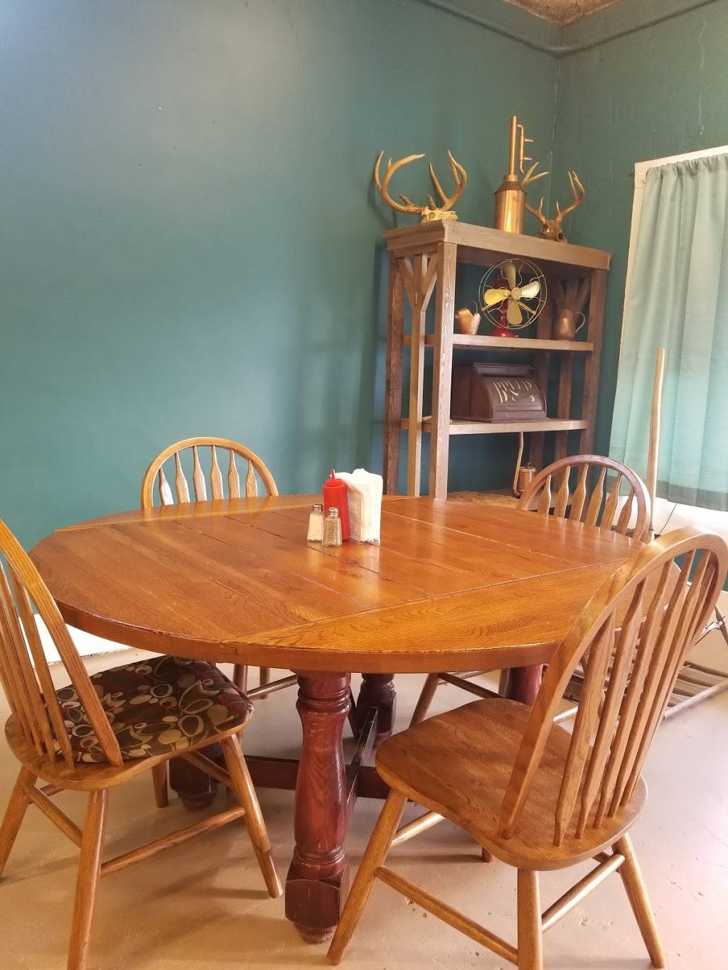 Out To Eat | restaurant | 139 S Main St, Six Mile, SC 29682, USA | 8645063928 OR +1 864-506-3928