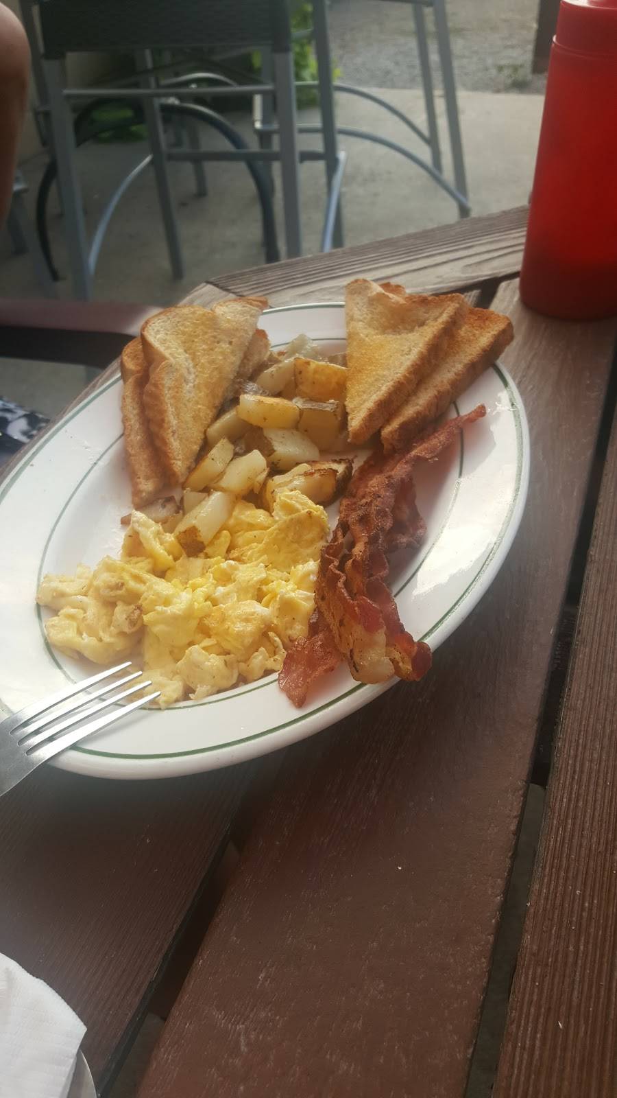 Jacks Barcelona Drive In | restaurant | 8249 1st St, Westfield, NY 14787, USA | 7163262277 OR +1 716-326-2277