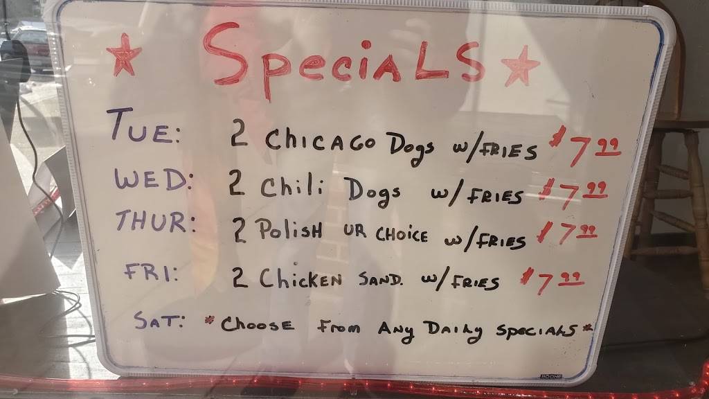 D’s Dogs | restaurant | 722 E 2nd St, Merrill, WI 54452, USA | 7157221500 OR +1 715-722-1500