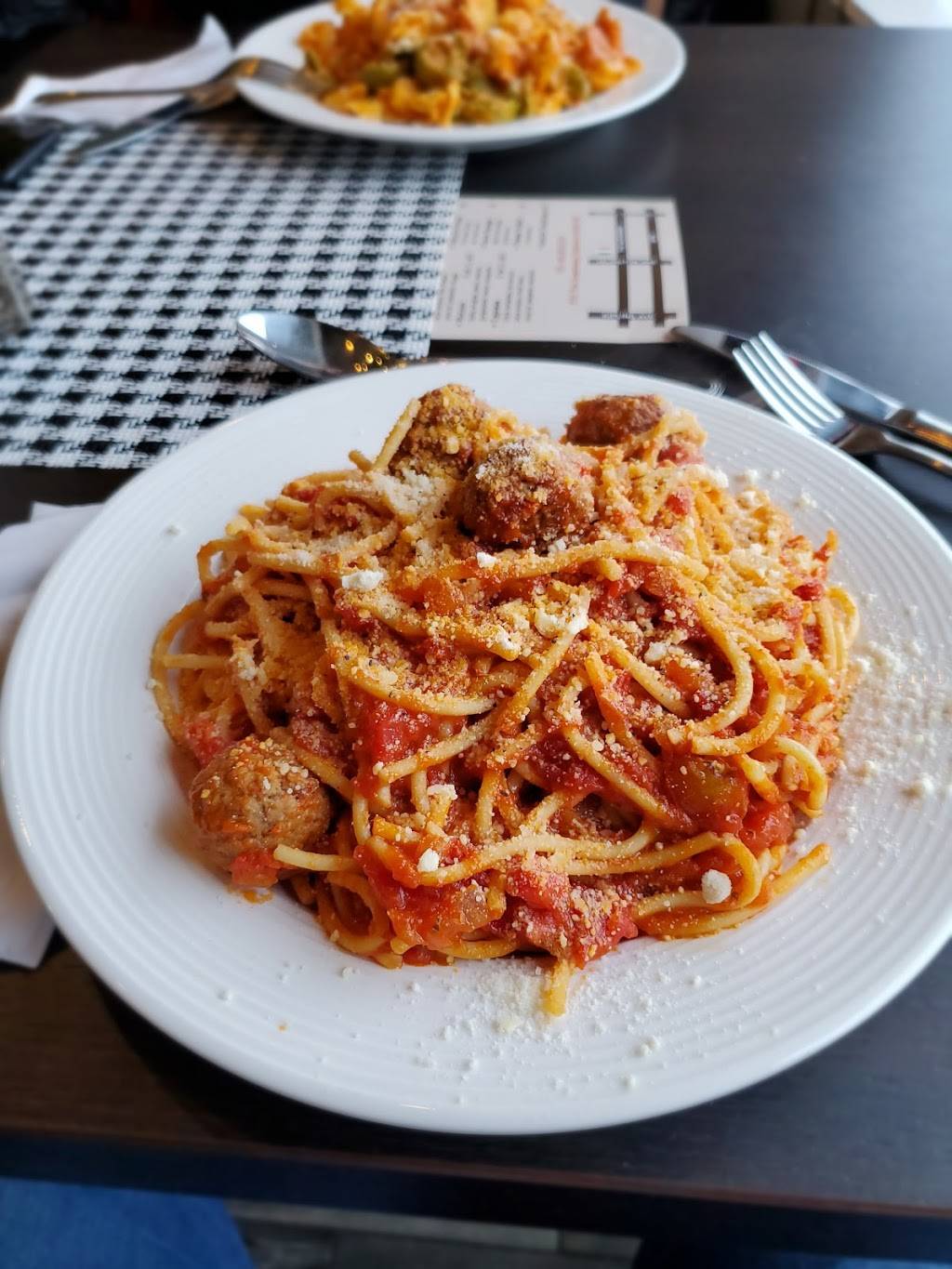 Rocco’s pizza & pasta | restaurant | 972 The Queensway, Etobicoke, ON M8Z 1P6, Canada | 4162522333 OR +1 416-252-2333