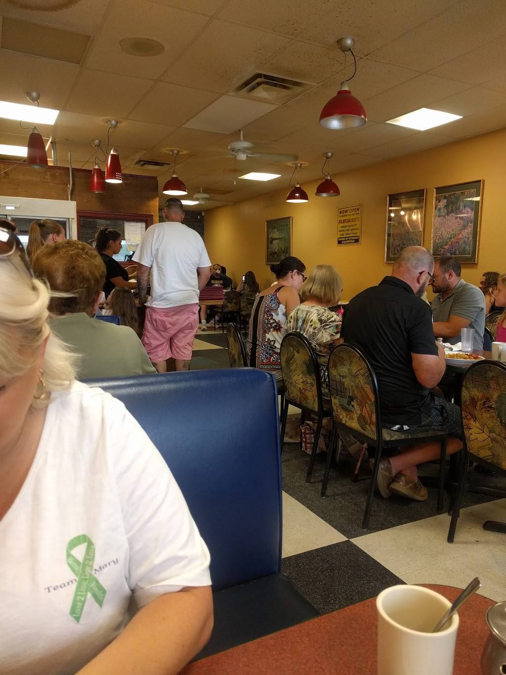 Flapjacks | restaurant | 25 McFarlane Ave, Chatham, ON N7L 3K7, Canada | 5193529482 OR +1 519-352-9482