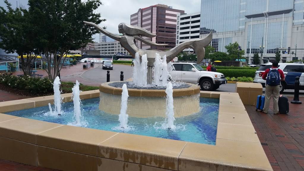 Town Point Club | restaurant | 101 W Main St Suite 300, Norfolk, VA 23510, USA | 7576256606 OR +1 757-625-6606