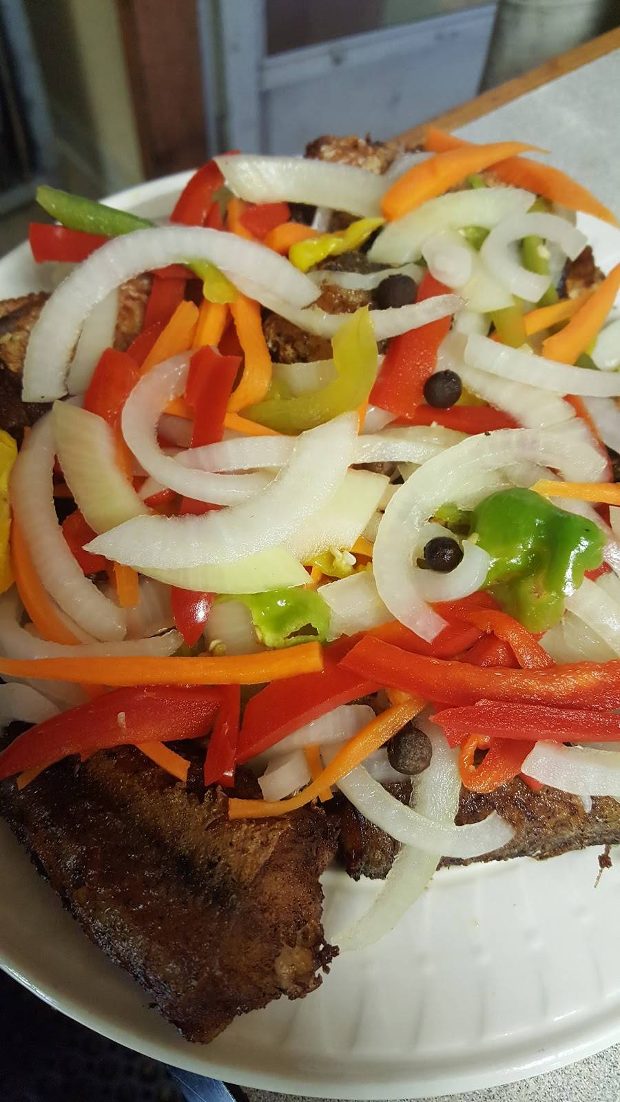 D and G Jamaican Cuisine | restaurant | 5 Preston St, Springfield, MA 01109, USA | 4137463642 OR +1 413-746-3642