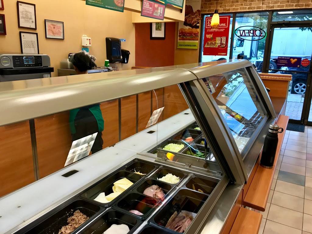 Subway Restaurants | restaurant | 329 Sand Ln, Staten Island, NY 10305, USA | 7189819800 OR +1 718-981-9800