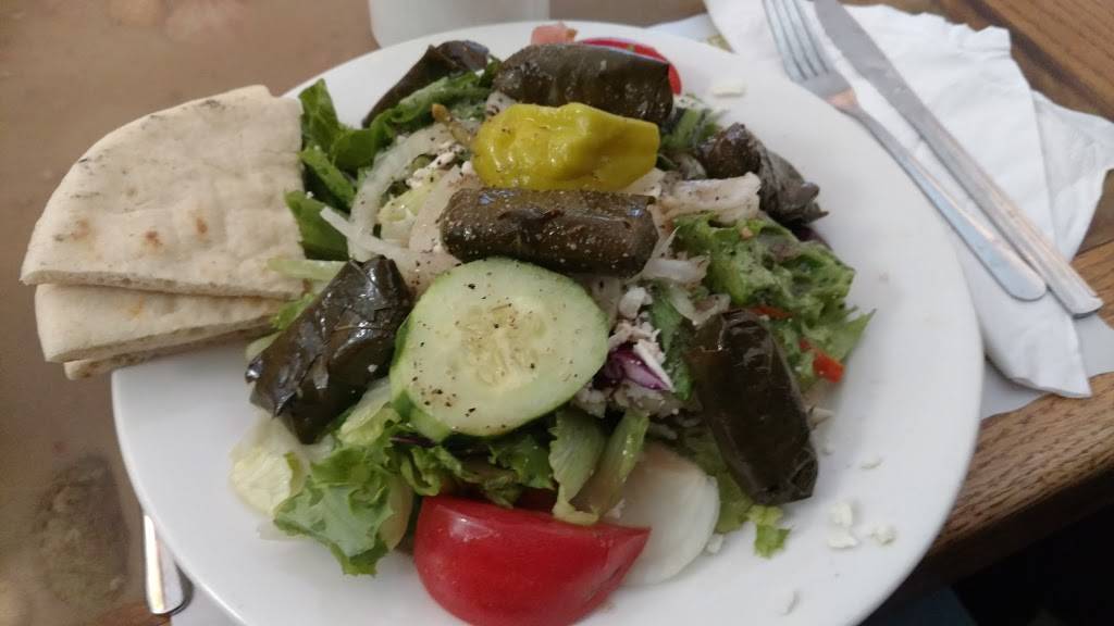 Primo Family Restaurant | restaurant | 1636 Belle View Blvd, Alexandria, VA 22307, USA | 7037656891 OR +1 703-765-6891