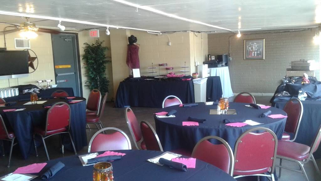 Smokeys BBQ | restaurant | 5300 E Lancaster Ave, Fort Worth, TX 76112, USA | 8174518222 OR +1 817-451-8222