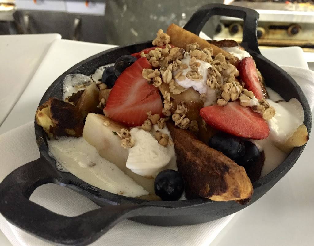 Amaia Martini Bar | restaurant | 176 Main St, Hudson, MA 01749, USA | 9785679779 OR +1 978-567-9779