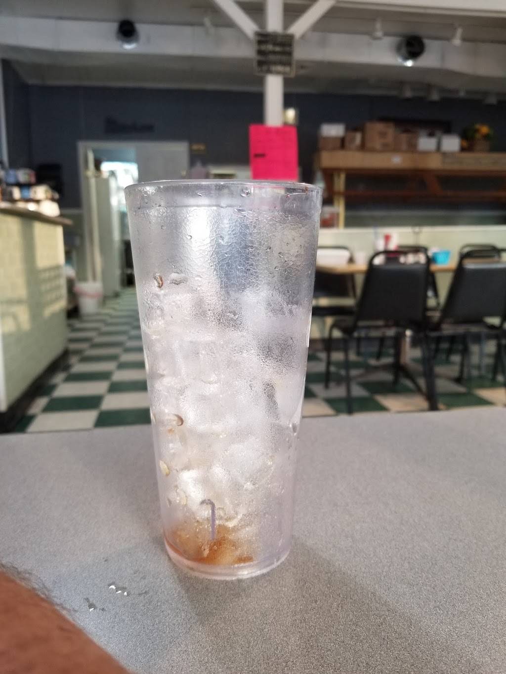 Small Town Diner | restaurant | 719 S Main St, Mt Pleasant, TN 38474, USA | 9313790047 OR +1 931-379-0047