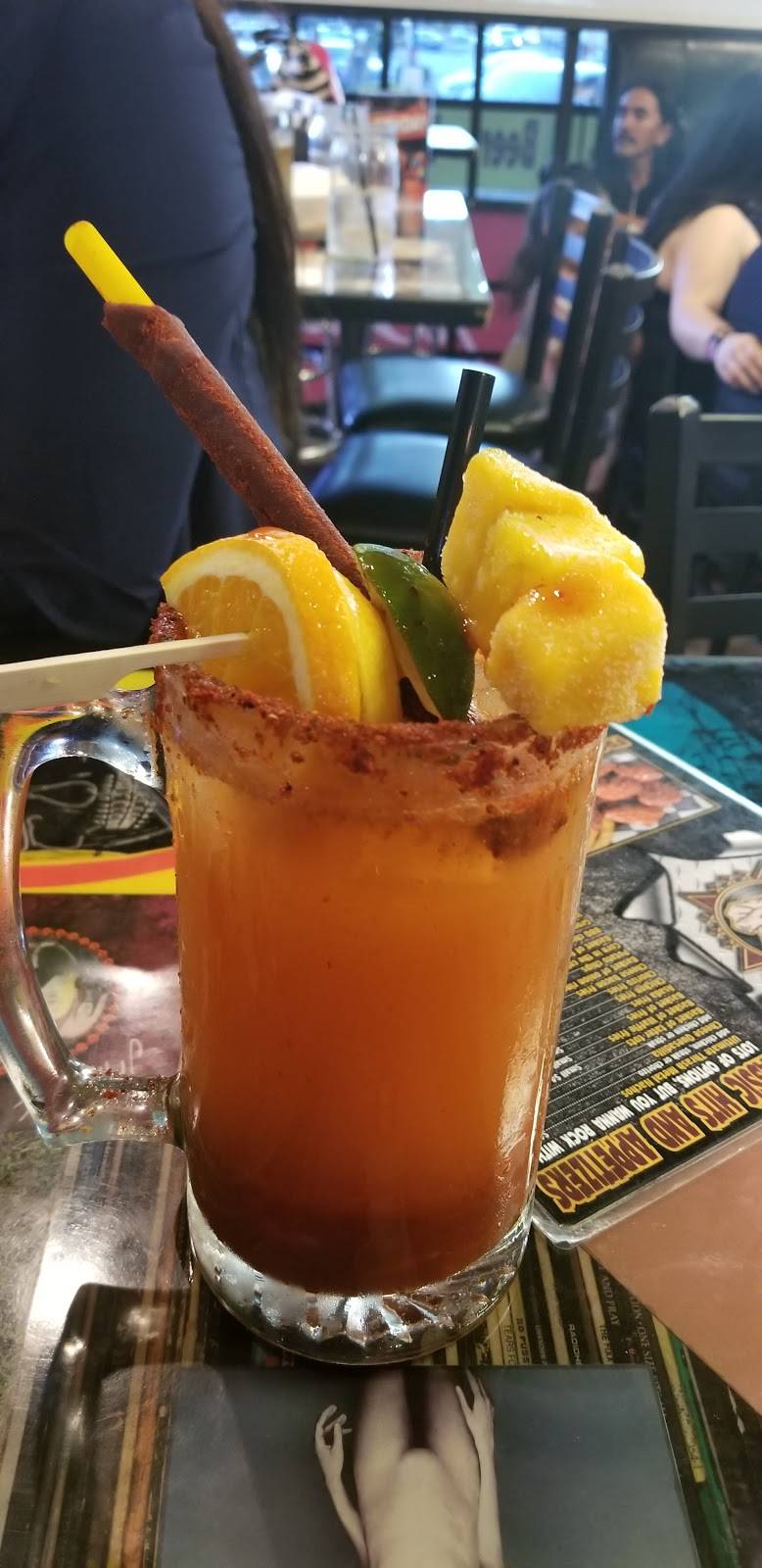 Rock & Wings | restaurant | 2180 White Ln, Bakersfield, CA 93304, USA | 6612825104 OR +1 661-282-5104