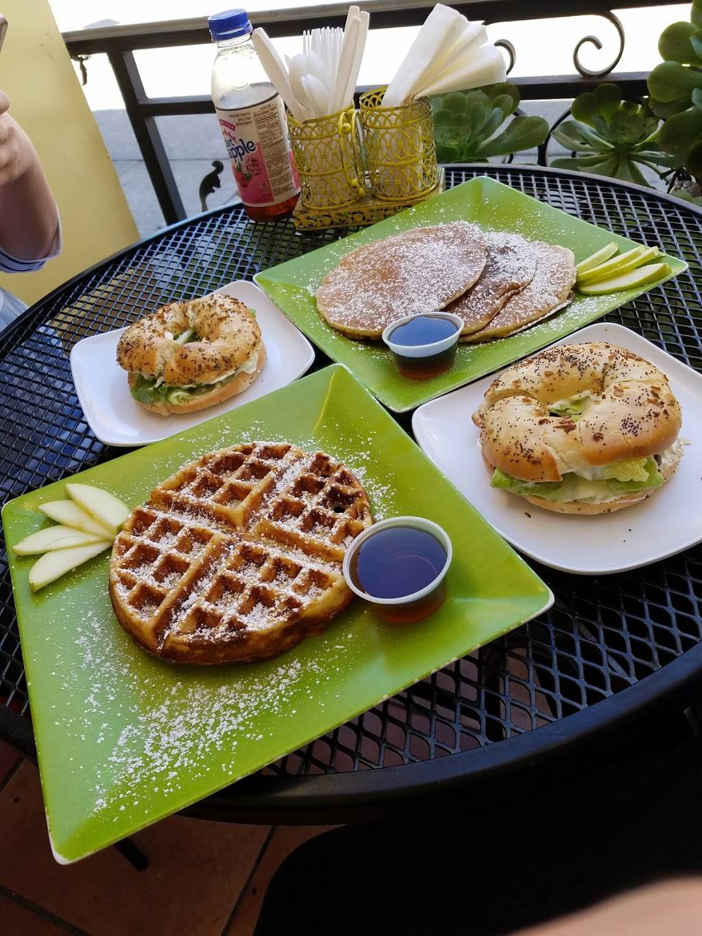 Eilat Bakery | bakery | 9060 Pico Blvd, Los Angeles, CA 90035, USA | 3102058700 OR +1 310-205-8700