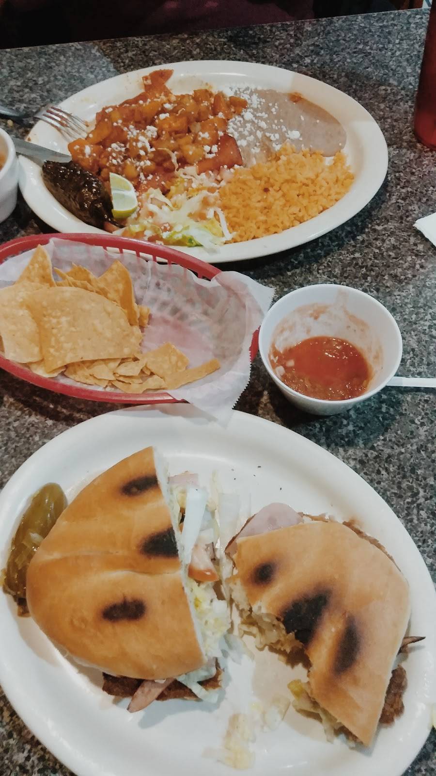 Monterrey | Restaurant & Bar | restaurant | 11255 Garland Rd, Dallas, TX 75218, USA | 2143212278 OR +1 214-321-2278