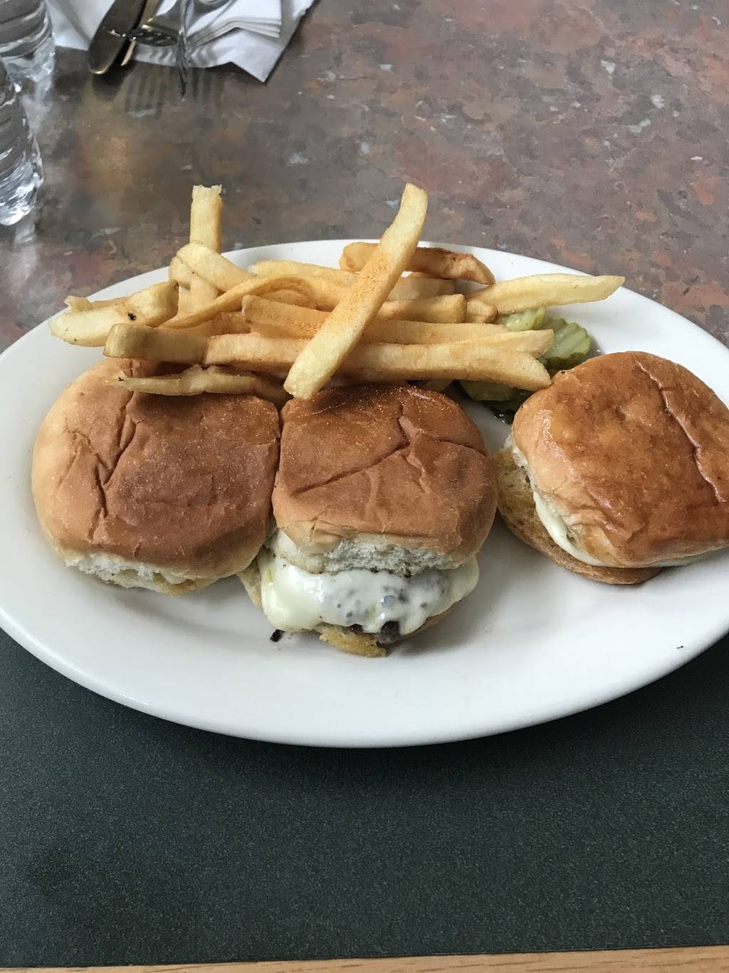 Balkan House | restaurant | 3028 Caniff St, Hamtramck, MI 48212, USA | 3132626234 OR +1 313-262-6234