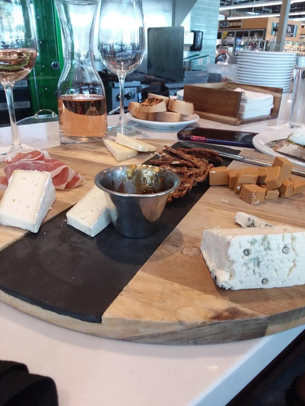 Brasserie Honoré | restaurant | 5298 University Pkwy, Bradenton, FL 34201, USA | 9418066130 OR +1 941-806-6130