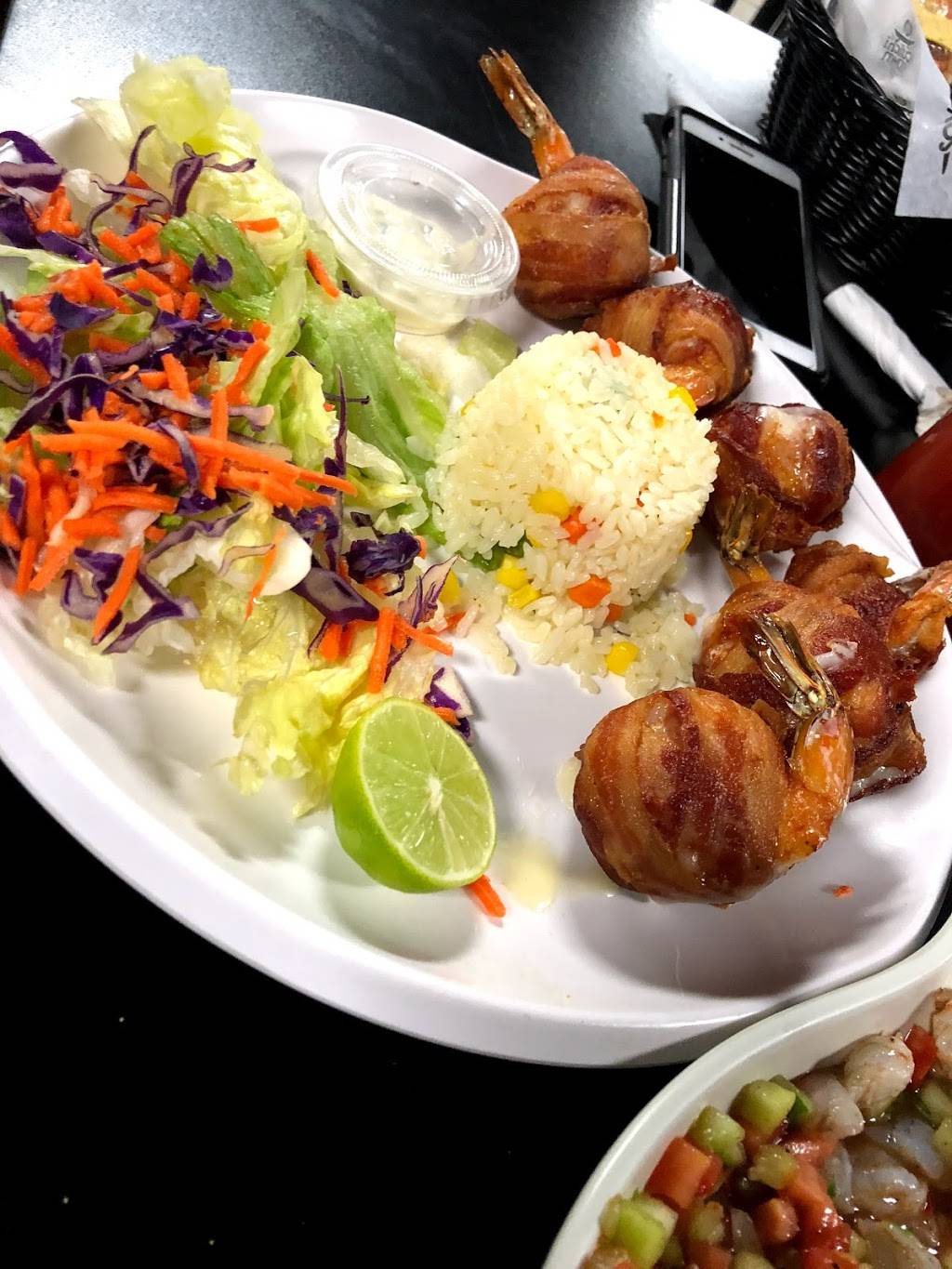 Culichi Town Restaurant | restaurant | 611 E Foothill Blvd, Rialto, CA 92376, USA | 9098730604 OR +1 909-873-0604