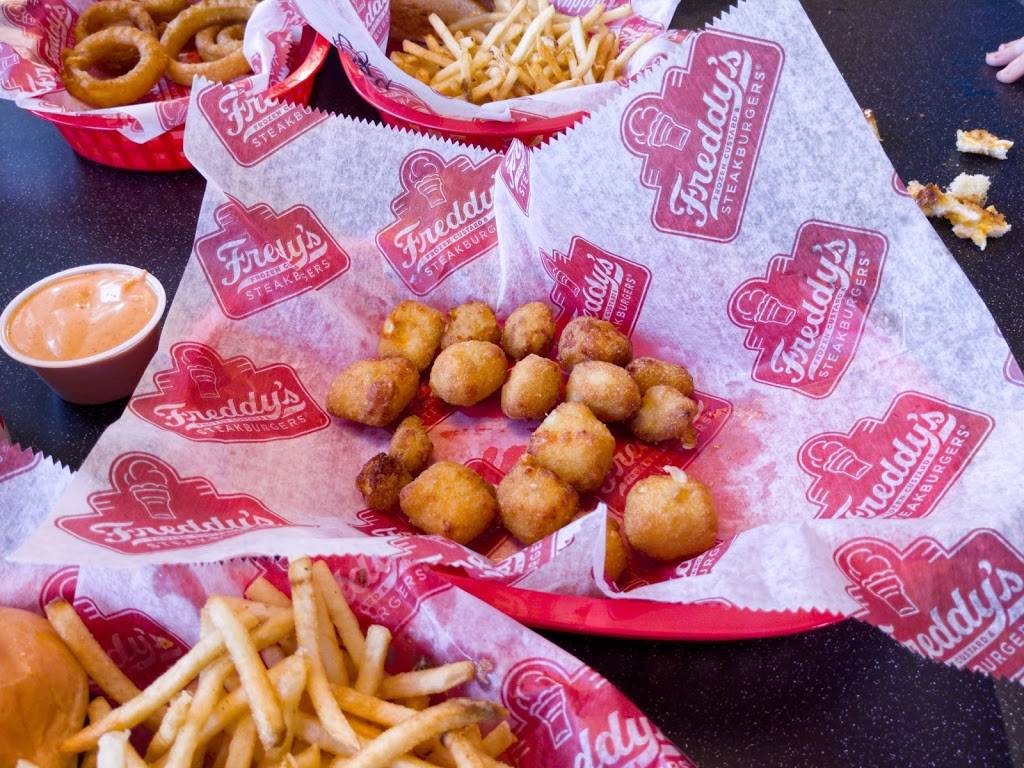 Freddys Frozen Custard & Steakburgers | restaurant | 16076 Pilot Knob Rd, Lakeville, MN 55044, USA | 9524233866 OR +1 952-423-3866