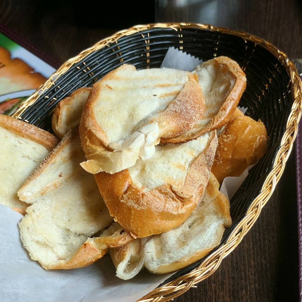 Caridad & Louies | restaurant | 187 S Broadway, Yonkers, NY 10701, USA | 9143759777 OR +1 914-375-9777