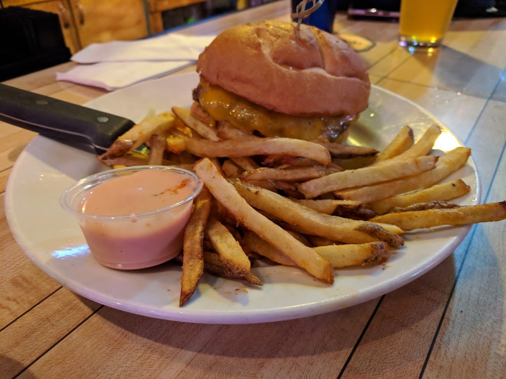 Sports Center of Yakima | restaurant | 214 E Yakima Ave, Yakima, WA 98901, USA | 5094534647 OR +1 509-453-4647